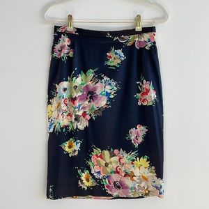 Dolce and Gabbana Silk Black and Floral Pencil Skirt Size 42